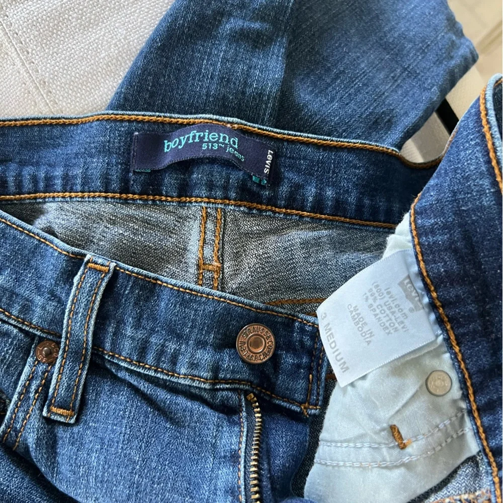Levi’s - Boyfriend 513 Blue Jeans - Size 3 - Picture 3 of 3